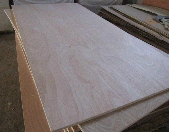 1220*2440*18mm Okume face and back poplar core plywood